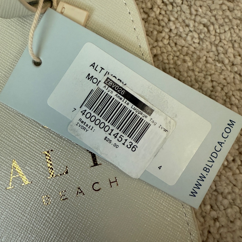 ALYS Beach Cream Luggage Tag - Picture 3 of 3